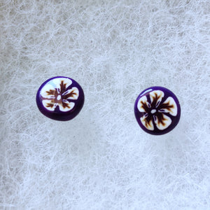 White and gold flowers on a purple background stud earrings